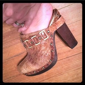 *SOLD* Vince Camuto Cover Mules